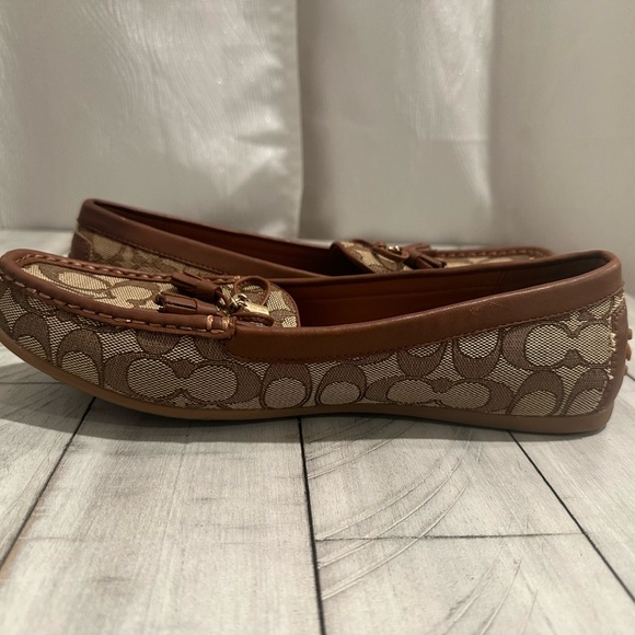Coach Cream Loafers Flats - Picture 3 of 7